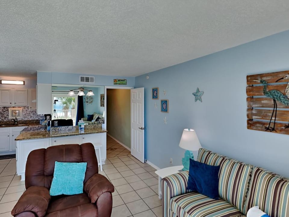 Kitchen or kitchenette, Living room, Seating area, furniture, air conditioner