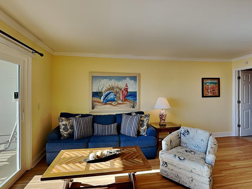 Living room, Seating area, furniture