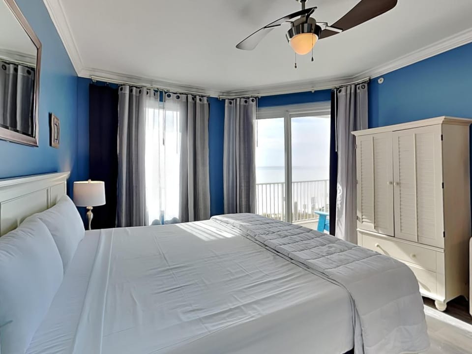 Bed, View (from property/room), Bedroom, Sea view, wardrobe