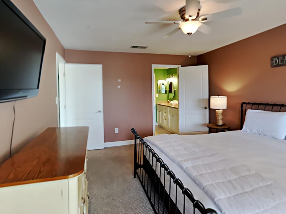 Bed, Bathroom, TV and multimedia, Bedroom