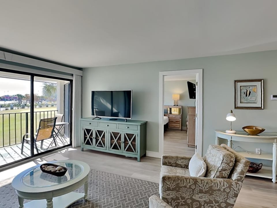 TV and multimedia, Balcony/Terrace, Living room, Seating area, furniture