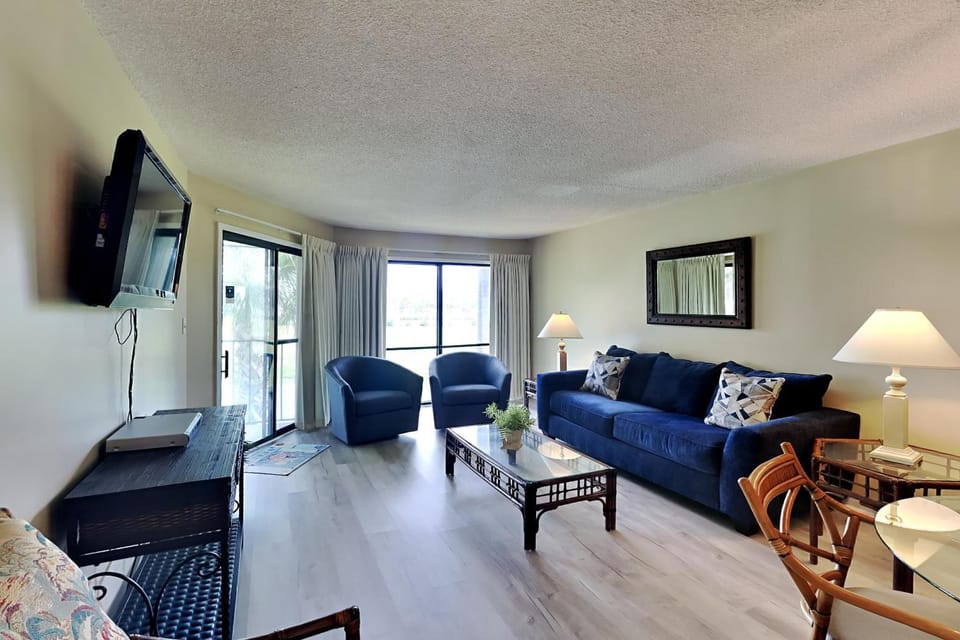 TV and multimedia, Living room, Seating area, furniture