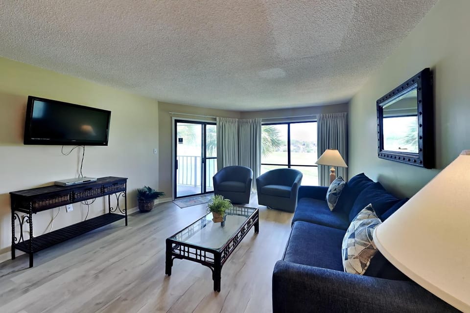 TV and multimedia, Balcony/Terrace, Living room, Seating area, furniture