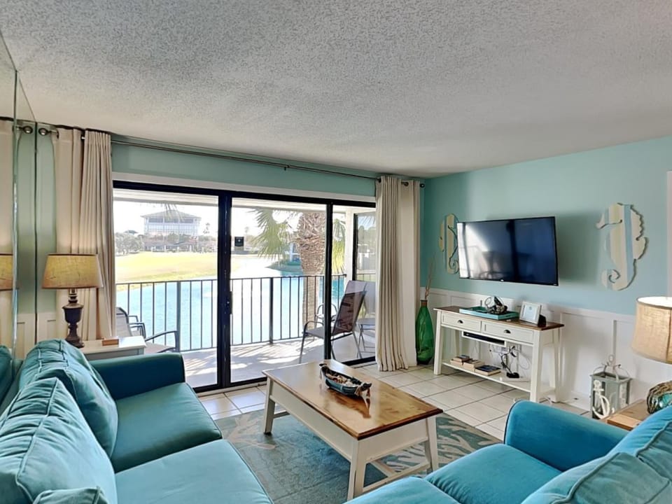 TV and multimedia, Balcony/Terrace, Living room, Seating area, Sea view, furniture