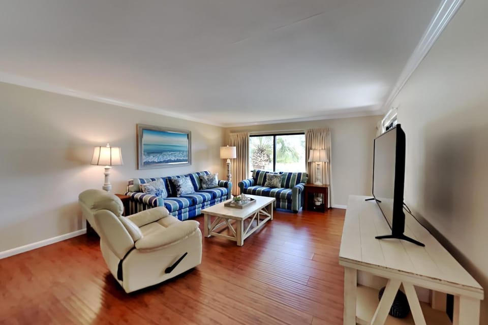 TV and multimedia, Living room, Seating area, furniture