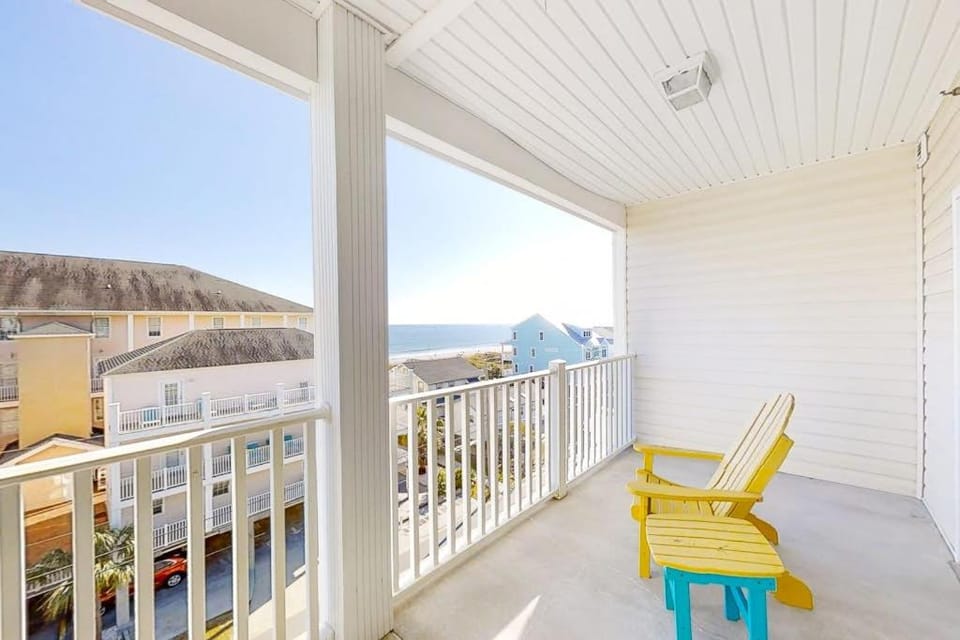 Coconut Grove 405 Apartment in North Myrtle Beach