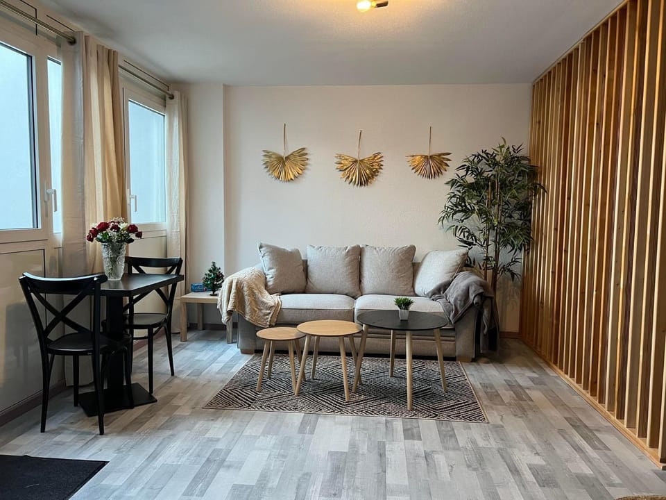 Living room, Dining area