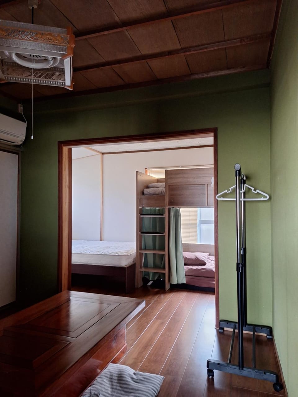 Photo of the whole room, Bedroom