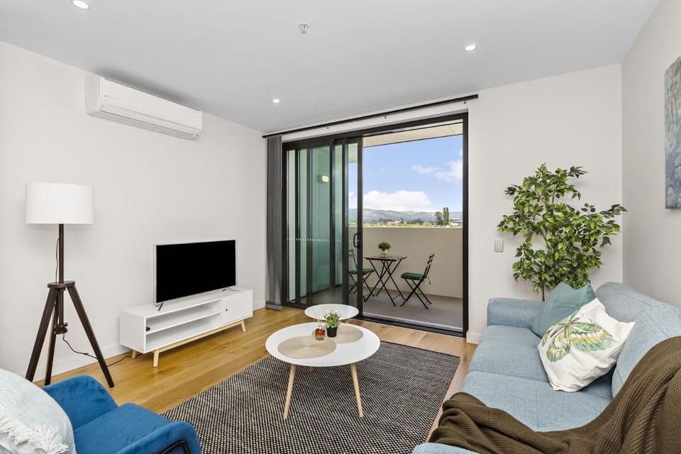 Ambrosia - East End Hillside Haven Apartment in Adelaide
