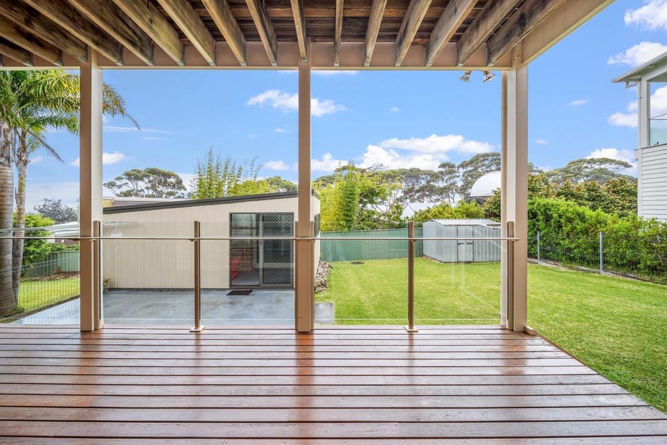Footprints at Hyams Beach - 4BR home w. games room House in Vincentia