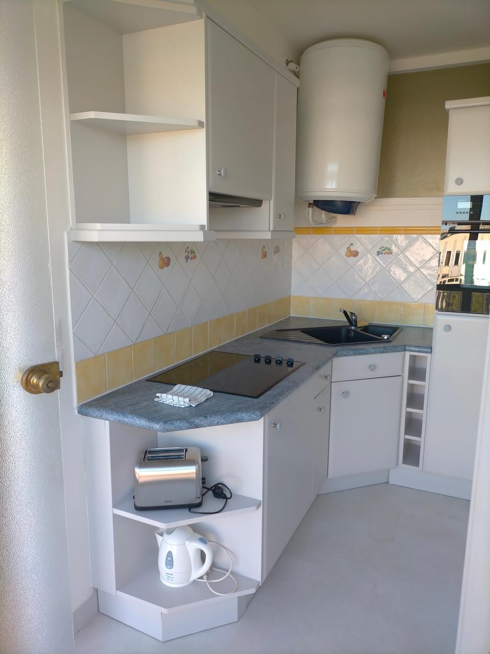 Kitchen or kitchenette, minibar, pet friendly, stove, toaster, kitchen