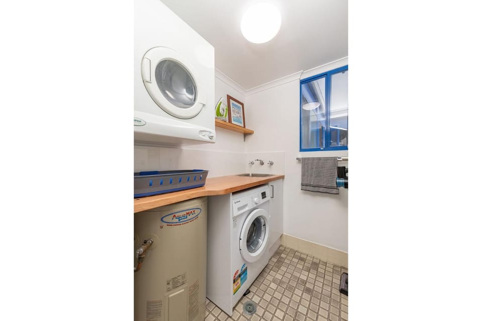 laundry, washing machine, dryer