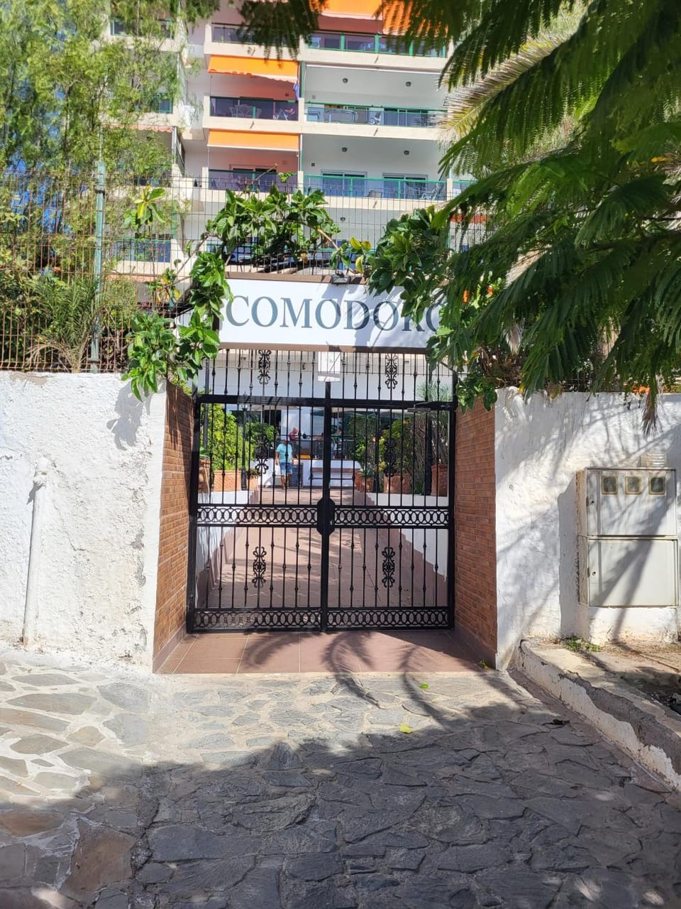 Facade/entrance