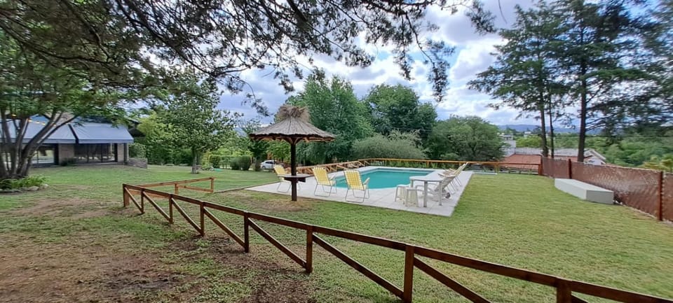 La Calma, casa frente al río, gran parque y pileta House in Cordoba Province