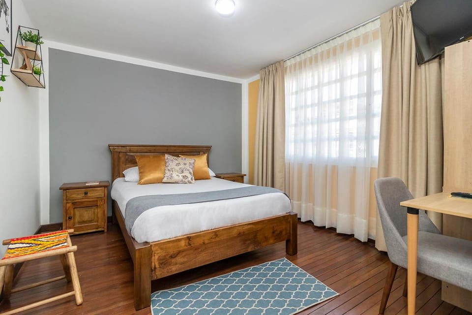 Bed, Photo of the whole room, hair dresser