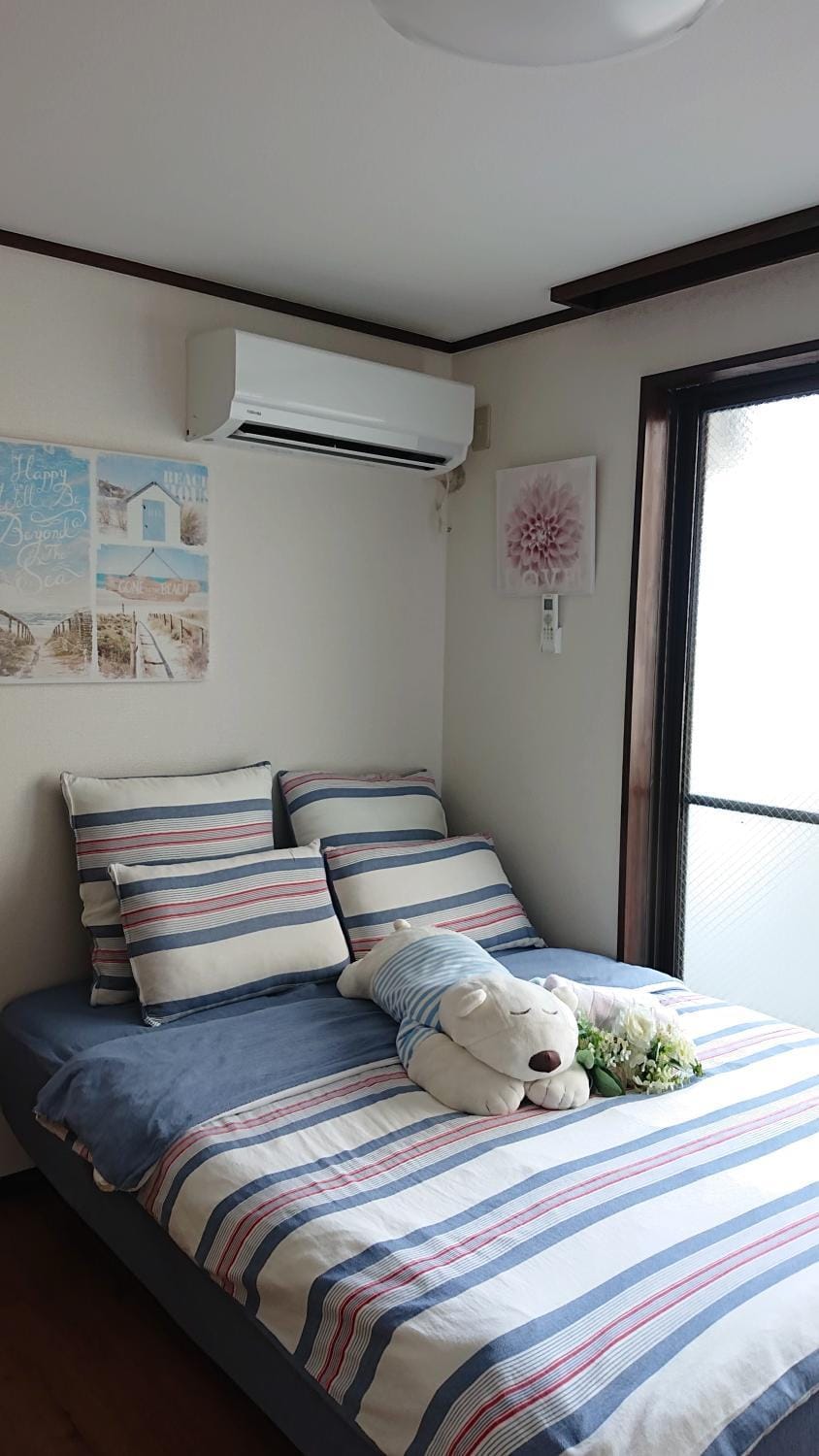 Bed, Photo of the whole room, Bedroom, air conditioner