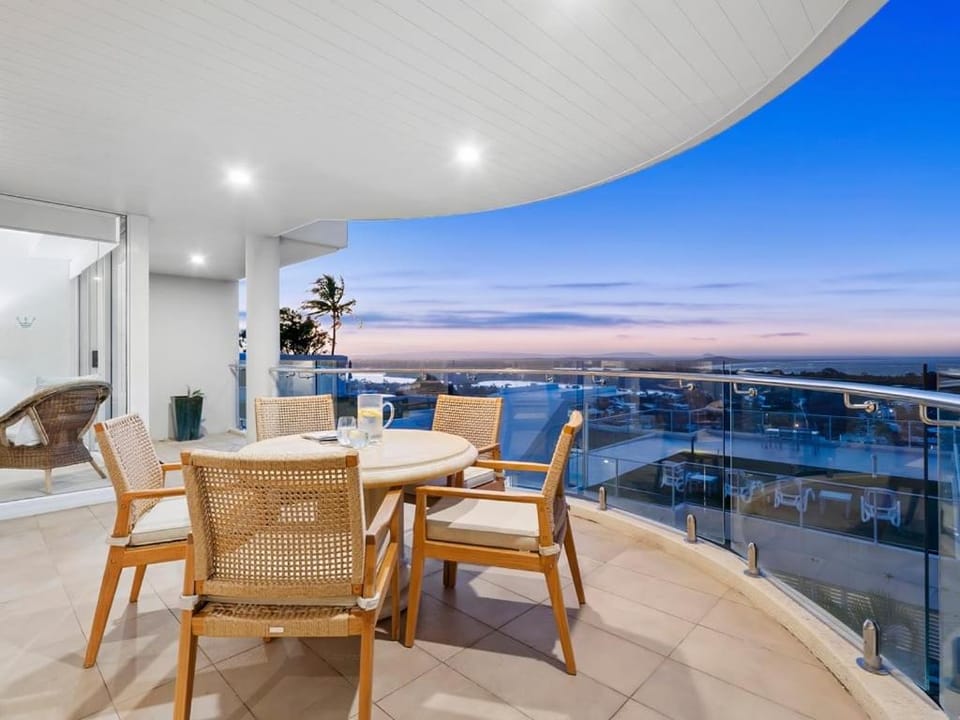 Patio, Natural landscape, View (from property/room), Balcony/Terrace, Sea view, Sunset