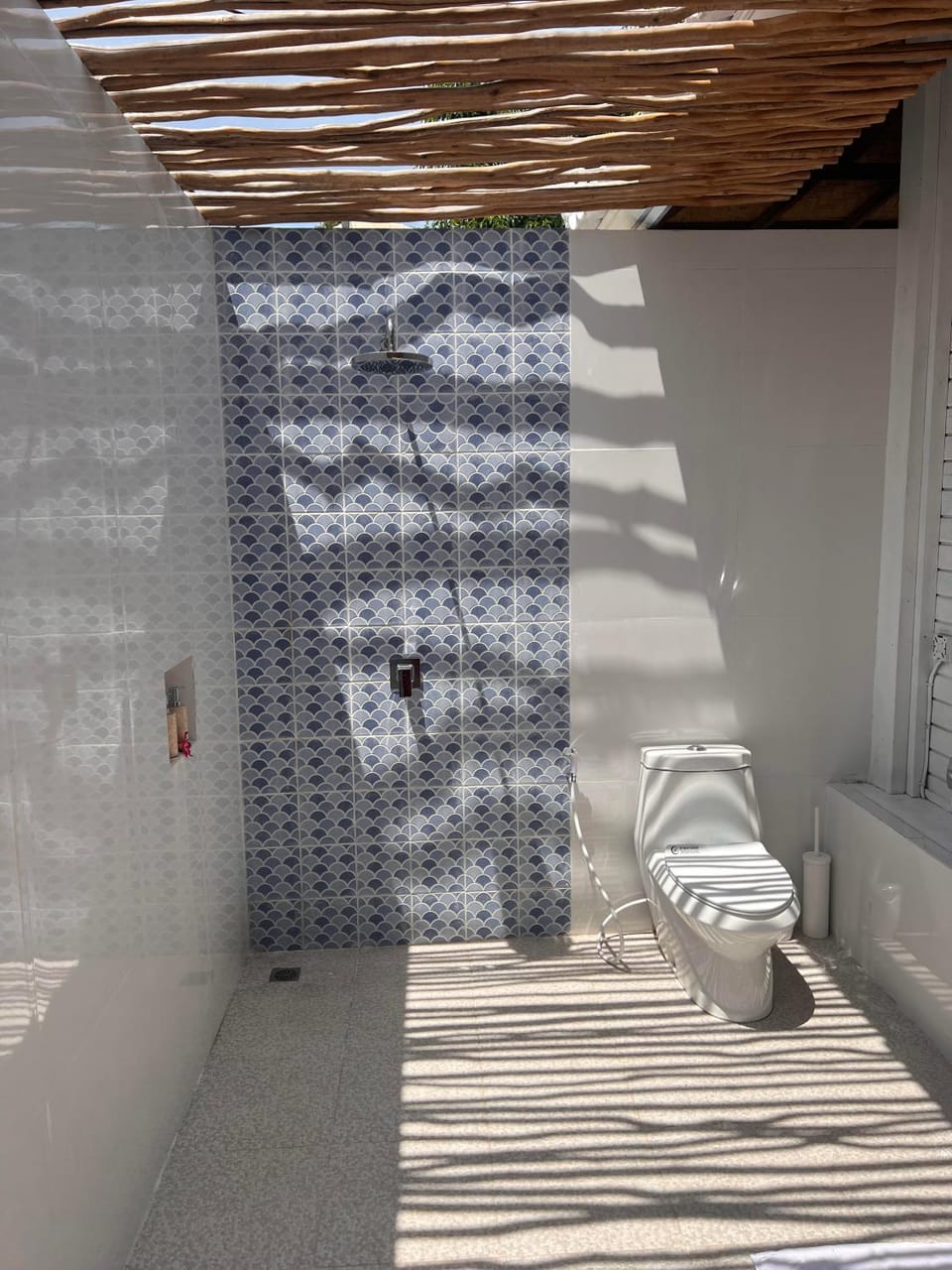 Bathroom, towels