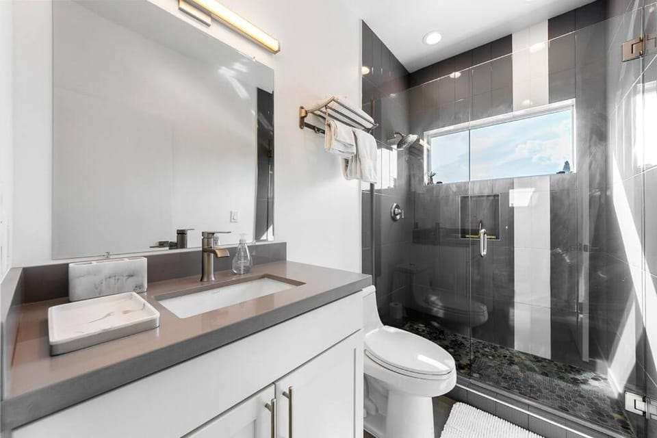 Shower, Toilet, Bathroom