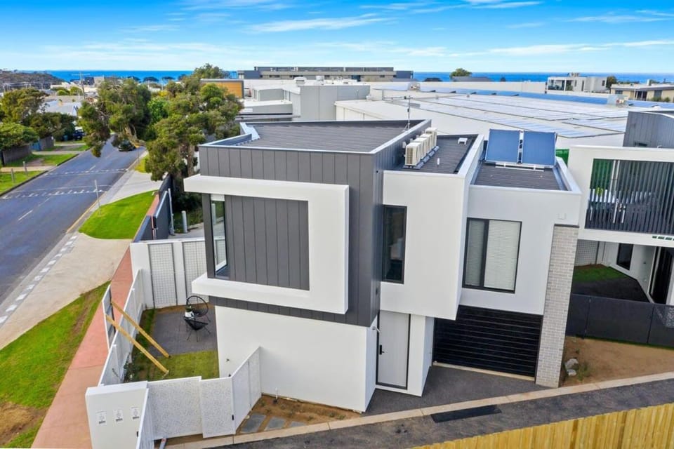 Property building, Street view