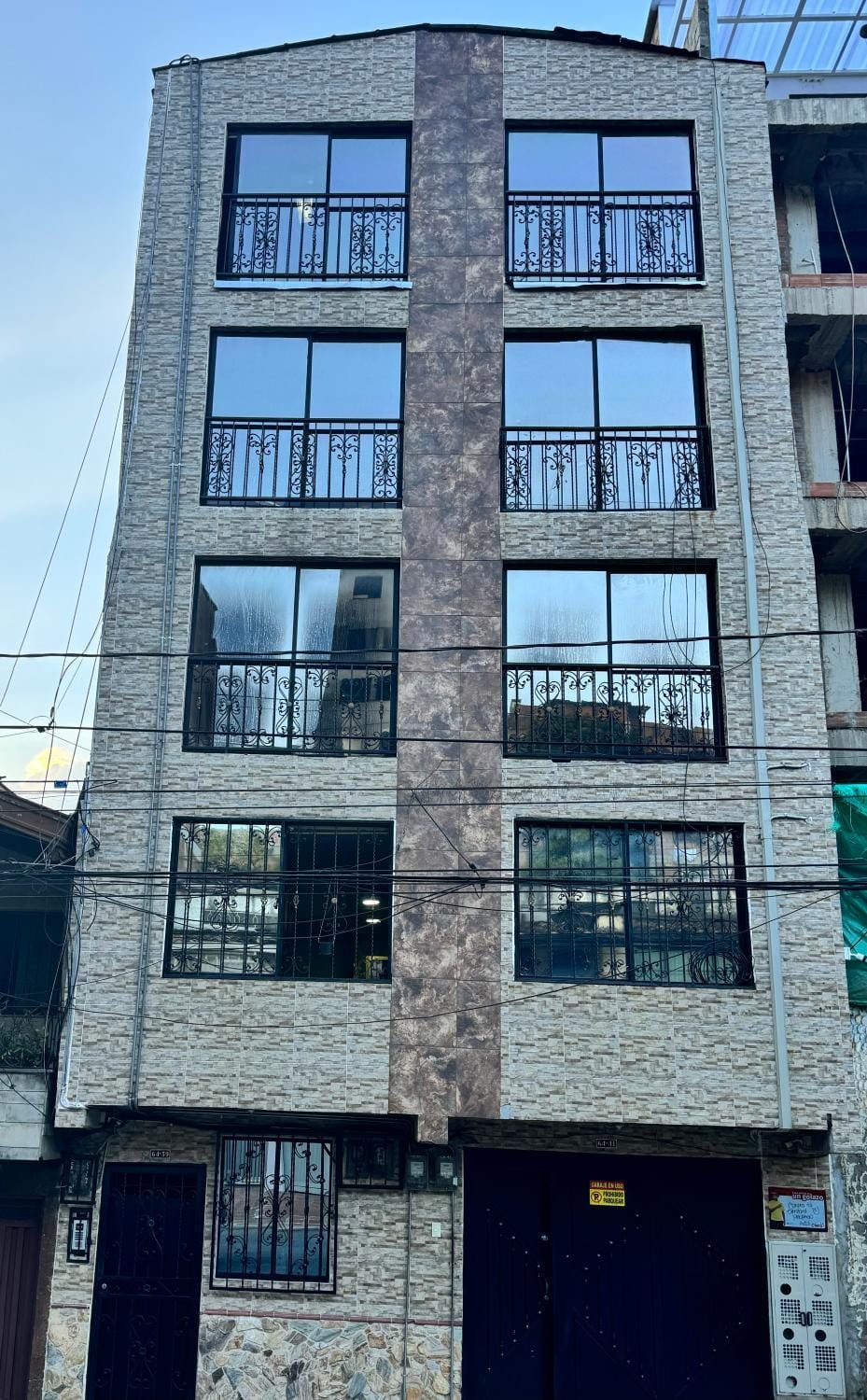 Aparta Suites Torre de Prado 302 Apartamento para 4 Personas Apartment in Medellin