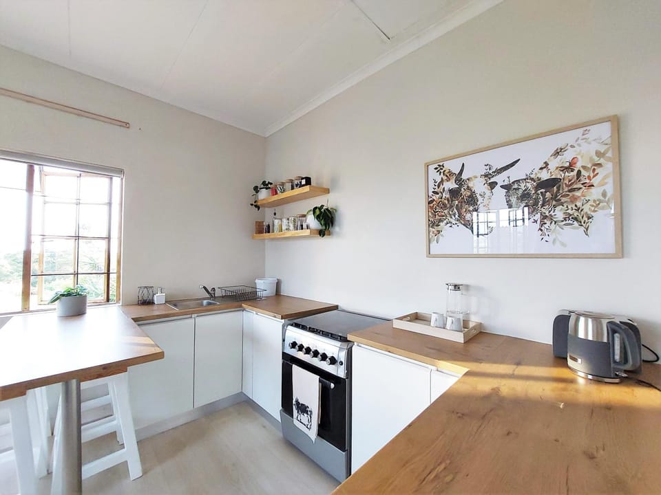 Coffee/tea facilities, Kitchen or kitchenette, Dining area, minibar, pet friendly, stove, toaster