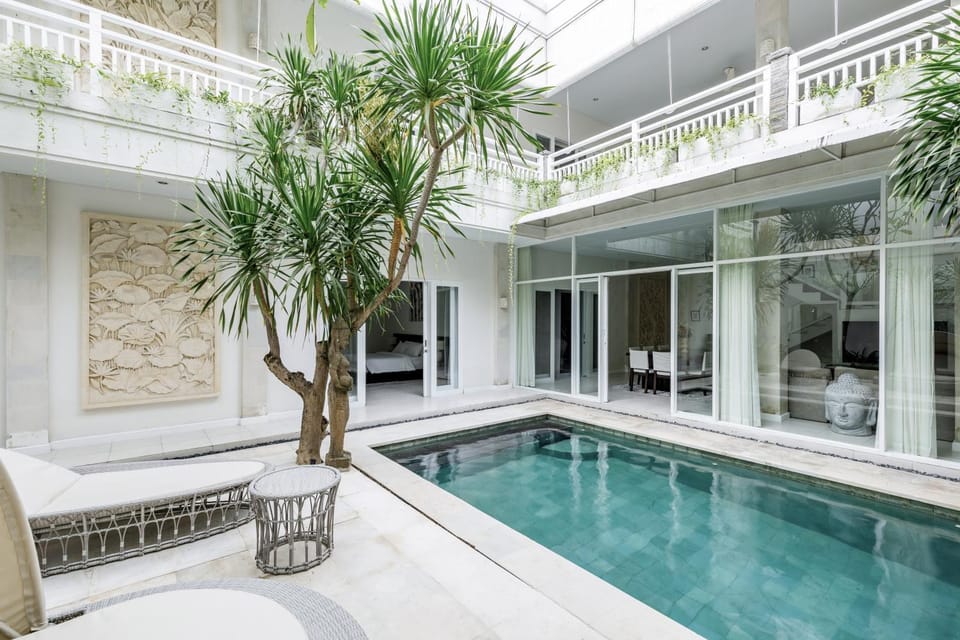 Patio, Day, View (from property/room), Balcony/Terrace, Pool view, Swimming pool, Swimming pool, sunbed