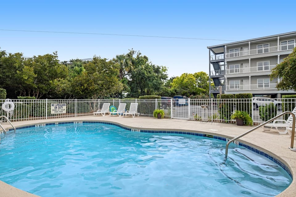 2N Marsh Winds House in Folly Beach