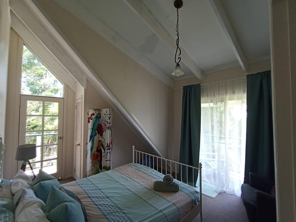 Spectacular Gold Coast Skyline Views Bed and Breakfast in Tamborine Mountain