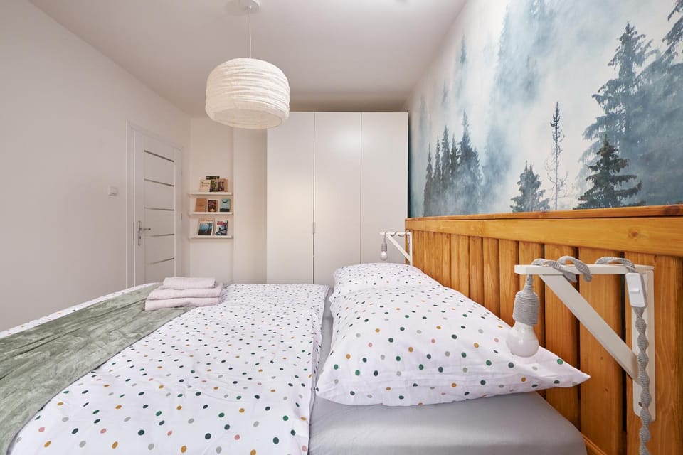 Bedroom, Entertainment, wardrobe