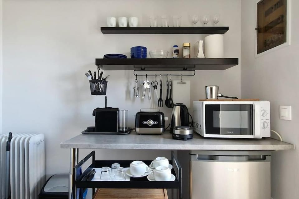 Rooftop Studio Apt - 5 Min Walk to Holargos Metro Apartment in Chalandri