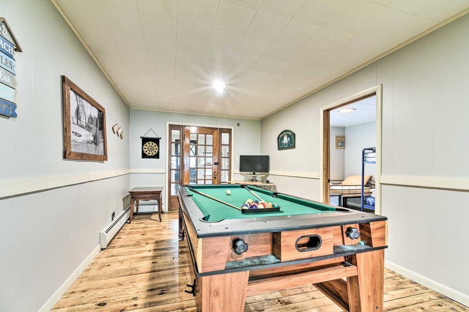 Waterfront Lake Huron Getaway: Private Beach! House in Michigan