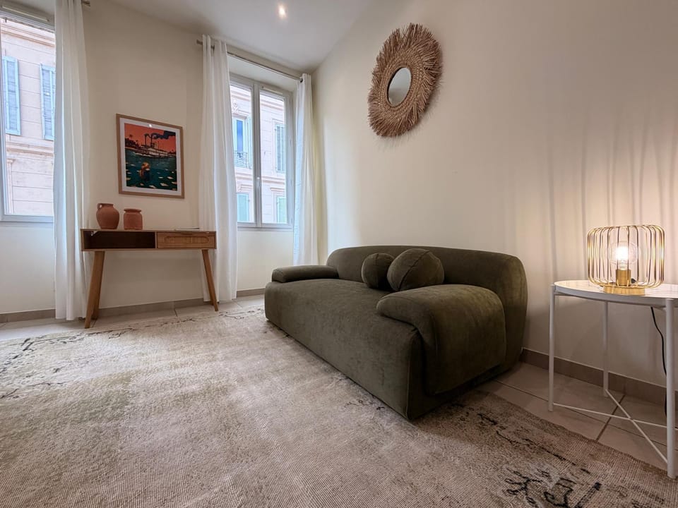 SOLEYA - Lodi 1 Boutique Apartment Marseille Centre - Stylish Mediterranean Stay Apartment in Marseille