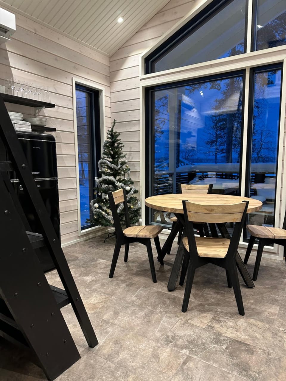 Norvamaja with a lake view, sauna and jacuzzi Villa in Rovaniemi