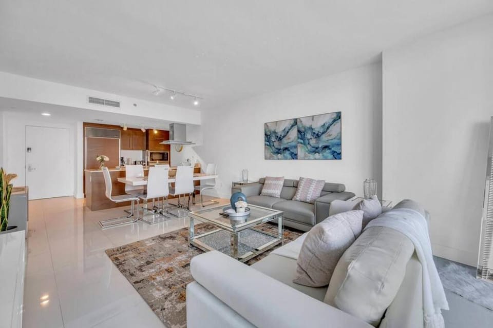 Modern 1 Bed ICON Brickell with Amazing Views Apartment in Brickell