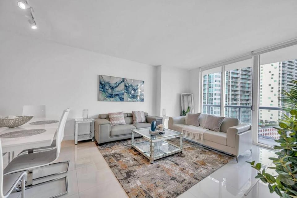 Modern 1 Bed ICON Brickell with Amazing Views Apartment in Brickell