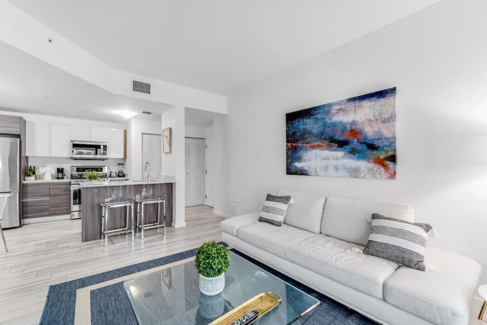 Lovely Unit Mins from Wynwood with Free Parking Apartment in Miami