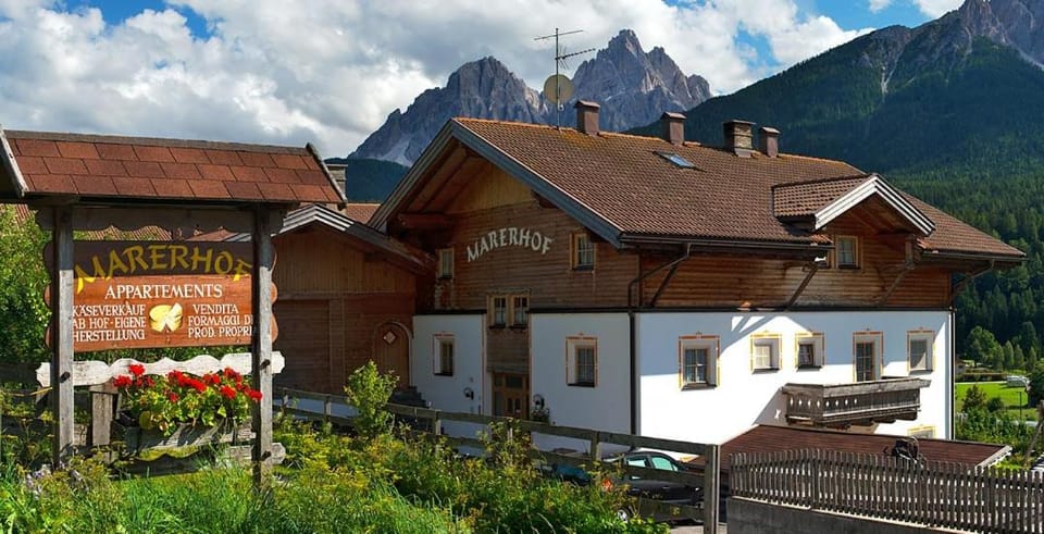 Property building, Nearby landmark, Natural landscape, Garden view, Mountain view