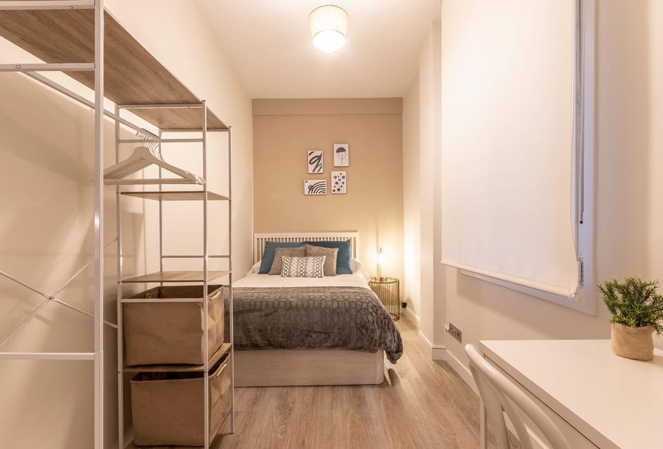 Bed, Photo of the whole room, Bedroom