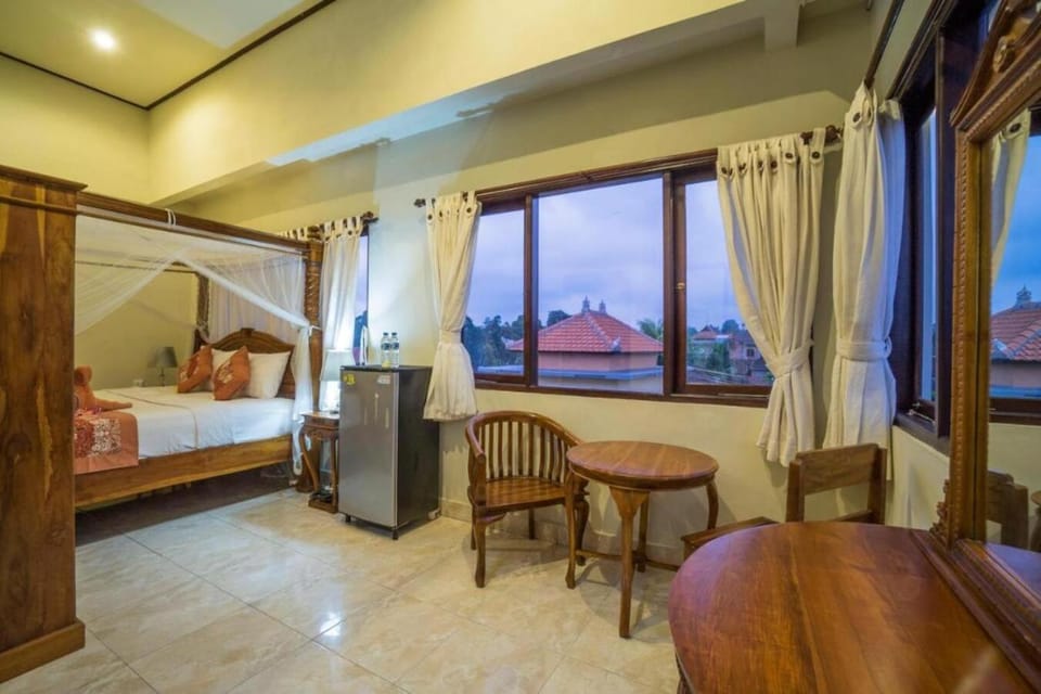 Photo of the whole room, Seating area, Bedroom