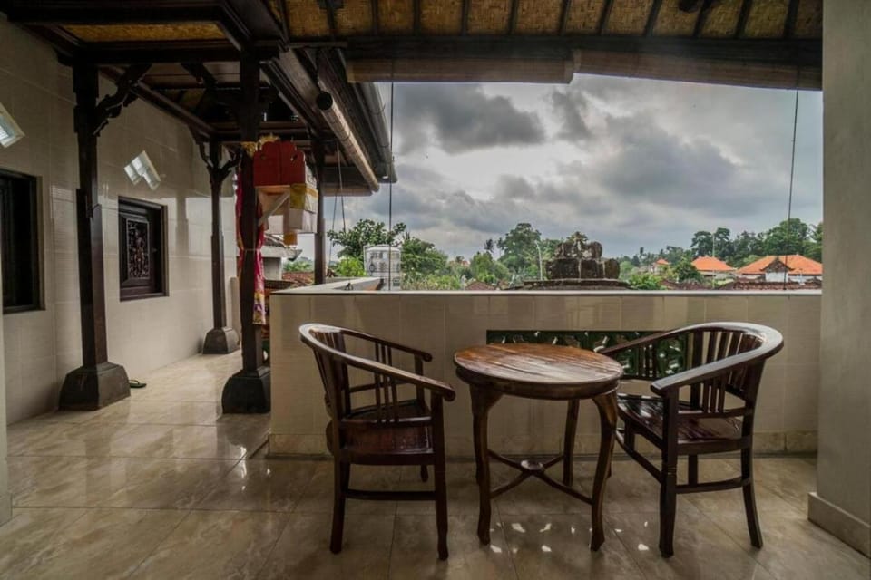 Property building, Balcony/Terrace, Seating area