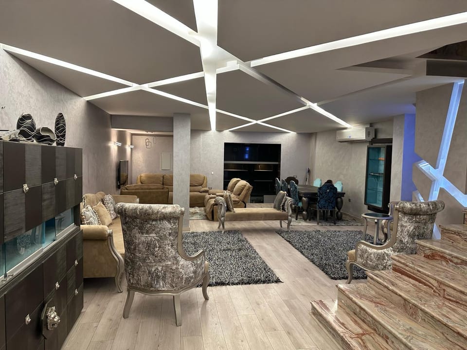 Trio villa with falls in compound فلا بحديقة كبيره وشلالات صناعية Villa in Egypt