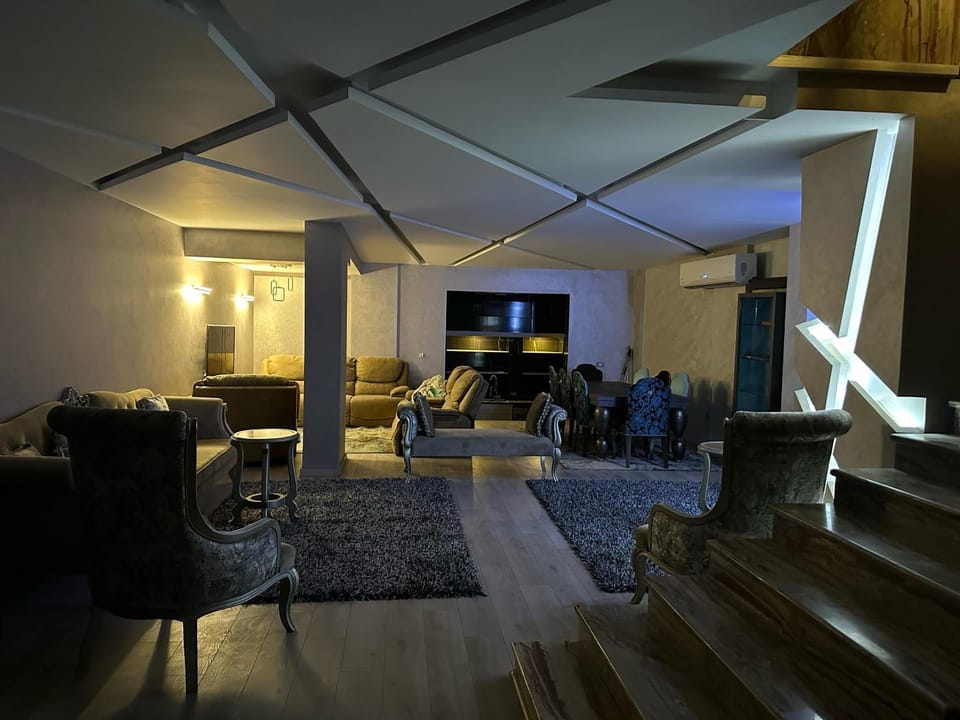 Communal lounge/ TV room, TV and multimedia, Living room, Seating area