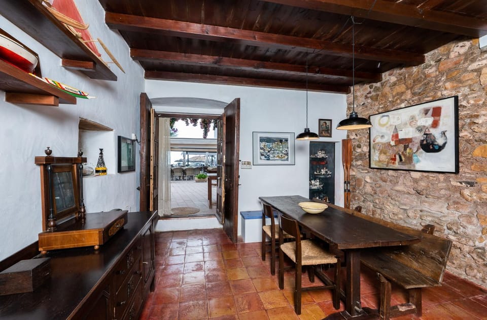Patio, Dining area