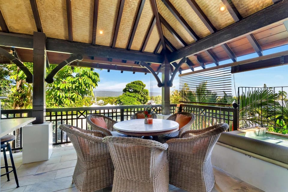 Garden, View (from property/room), Balcony/Terrace, Seating area, Dining area