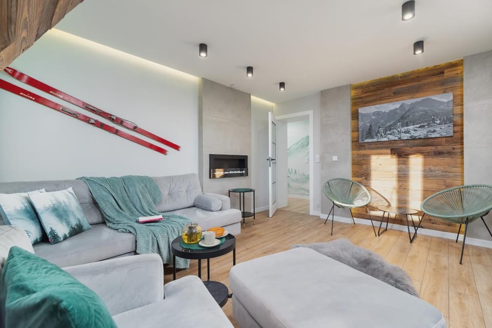 Communal lounge/ TV room, Living room, Seating area