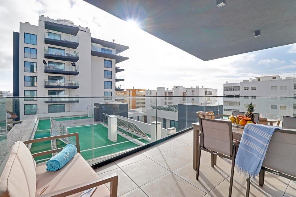 Property building, View (from property/room), Balcony/Terrace