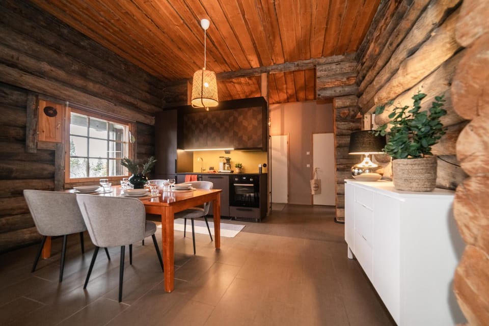 Kitchen or kitchenette, Dining area, pet friendly