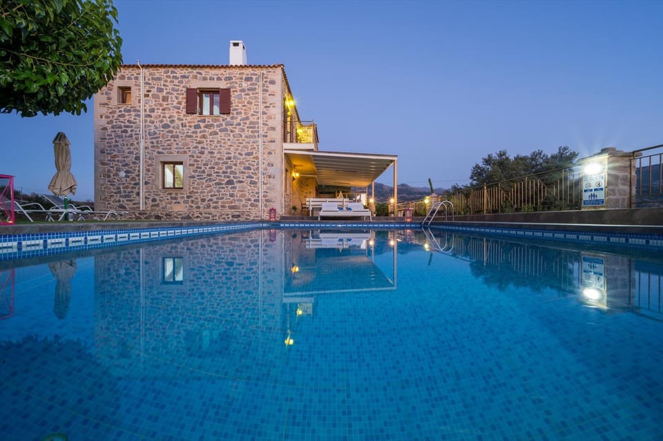 Property building, Pool view, Swimming pool