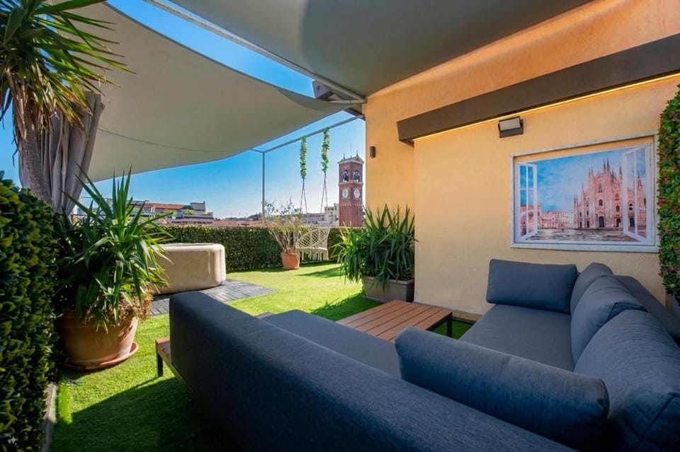 Spazioso appartamento con terrazzo Navigli,Bocconi Apartment in Milan